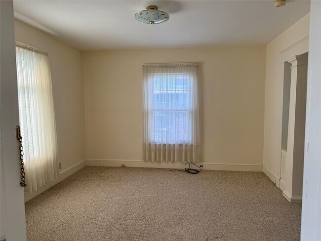 Building Photo - 51 Mill St