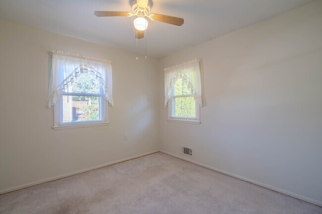 Building Photo - 6 Hammen Ave