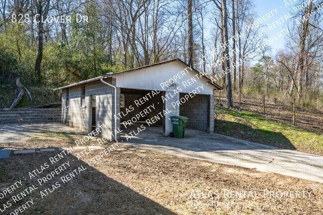 Building Photo - 828 Clover Dr