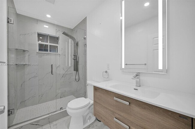 Building Photo - 451 E 37th St