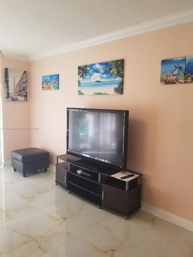 Building Photo - 2080 S Ocean Dr