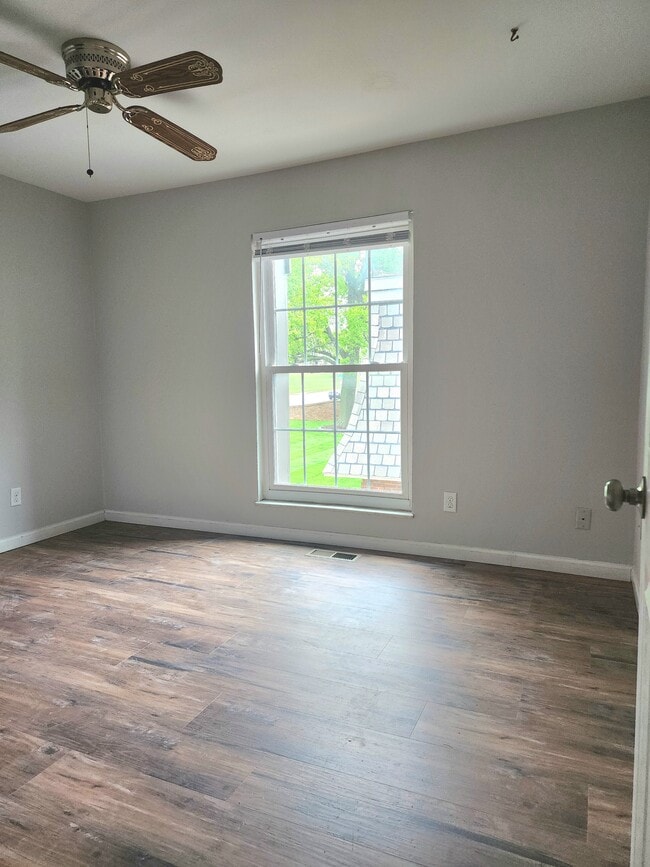 Building Photo - 4285 Burnett Walk