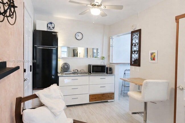 Building Photo - 428 SW 9th St