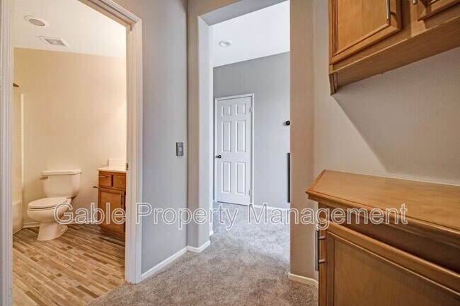 Building Photo - 27030 Victoria Ln