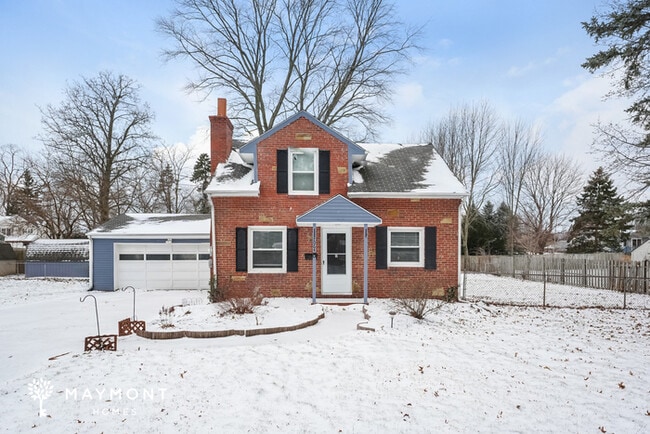 Building Photo - 7064 Barton Dr