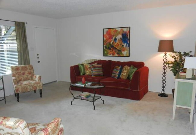 Building Photo - 2 bedroom in Houston TX 77077