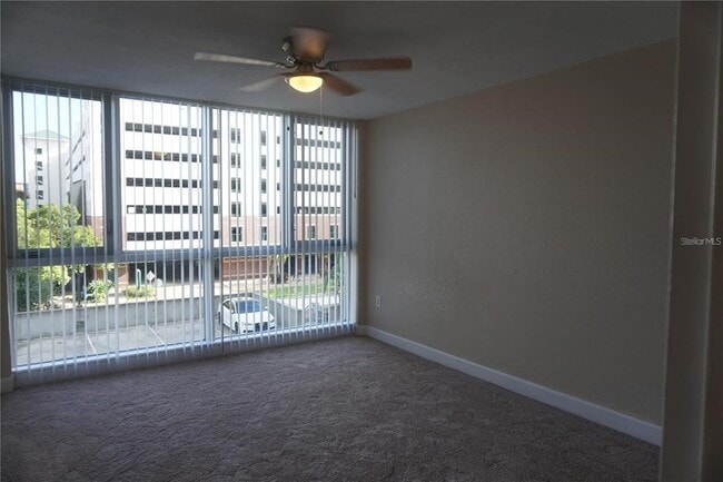 Building Photo - 470 3rd St S