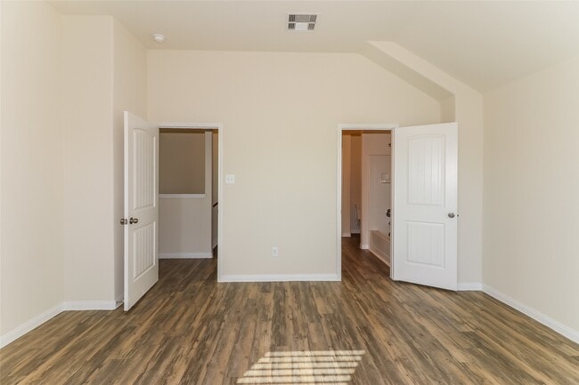 Building Photo - 802 Desoto Dr