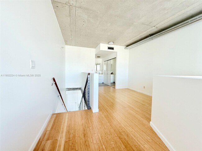 Building Photo - 690 SW 1st Ct