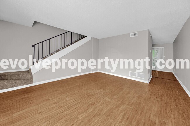 Building Photo - 3455 Pruett Ct