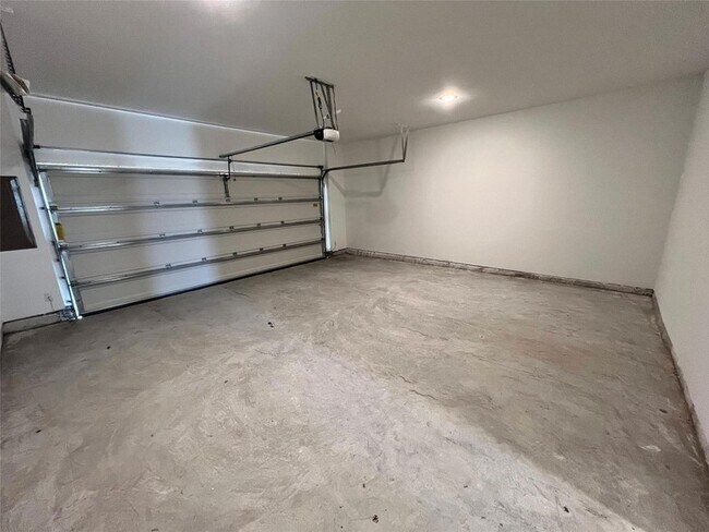 Building Photo - 1248 Junction Dr