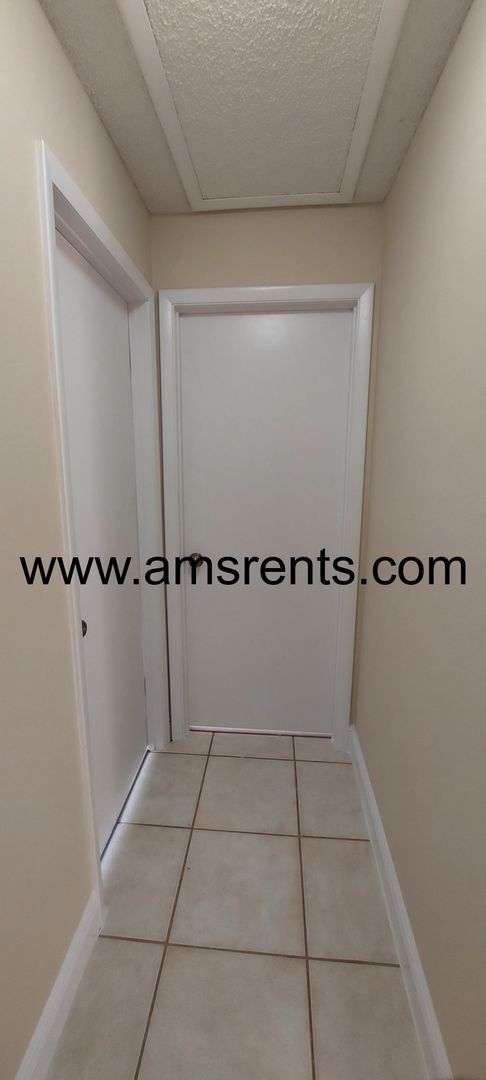 Building Photo - Spacious 4-bedroom Home in Kissimmee