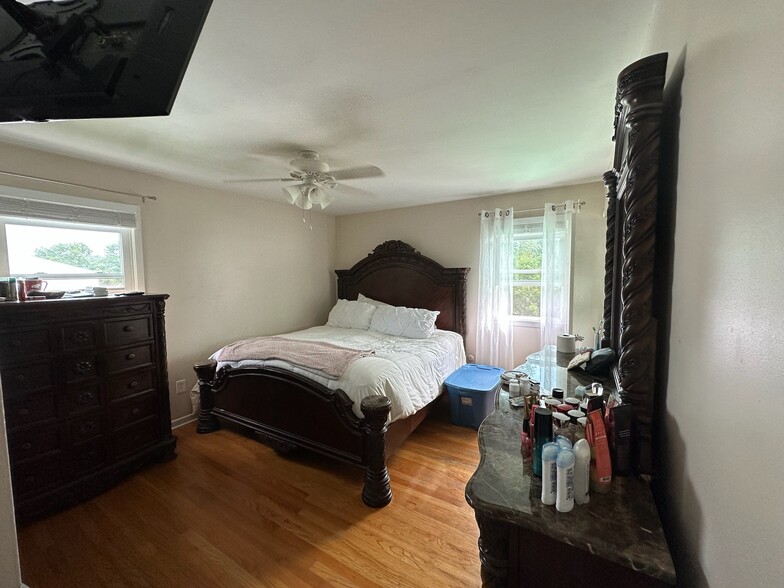 Master - 2 Gateshead Rd