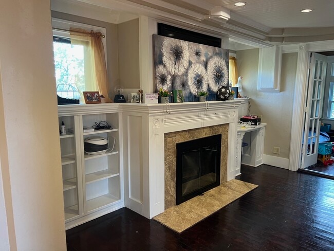 Building Photo - 2221 WI-83