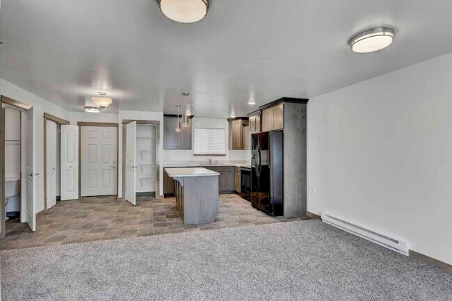 Building Photo - 902 Gibbon St