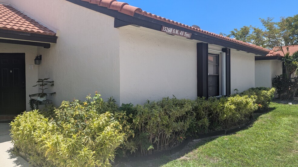 Building Photo - 15260 SW 45th Ter