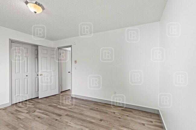 Building Photo - 1513 W Mission Ave