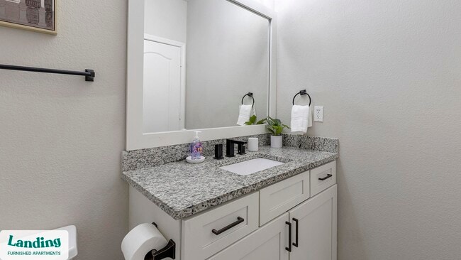 Building Photo - 6101 N Riverside Dr