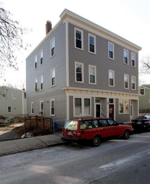 Building Photo - 79 Kinnaird St