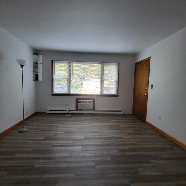 Building Photo - 56 Wakelee Ave