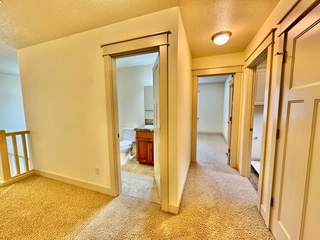 Building Photo - COMING SOON INQUIRE WITHIN- Beautiful 5 bdrm  and master on the main Home in Lacamas Meadows subd...