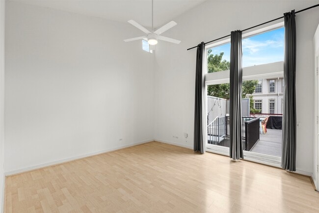 Building Photo - 5221 Blossom St