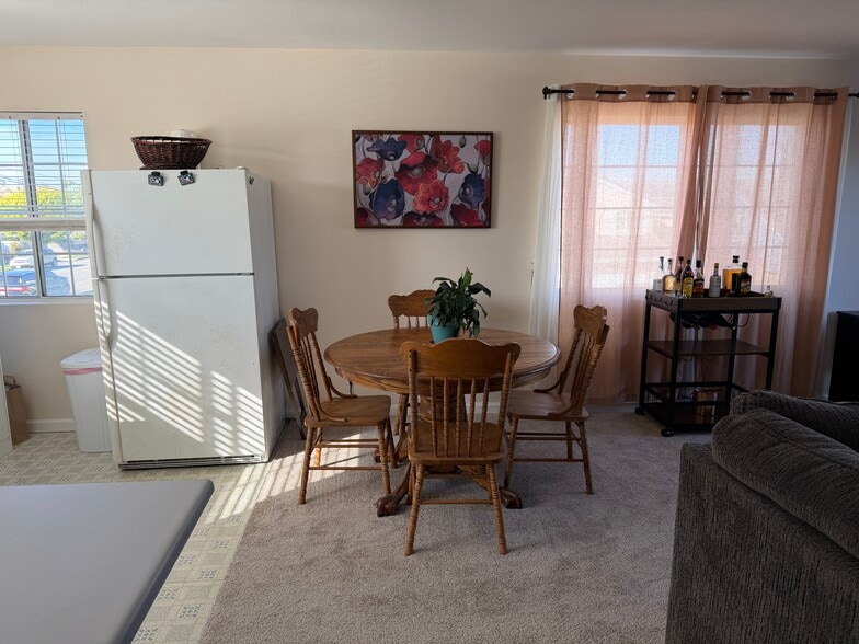 Dining Area - 14902 Eastwood Ave