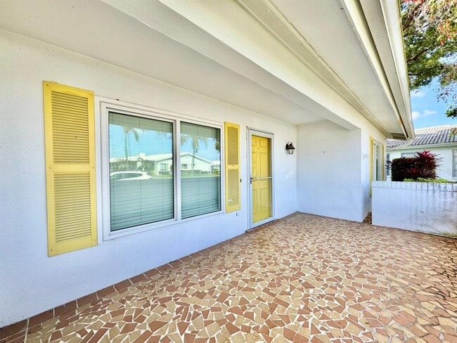 Building Photo - 3490 Mainlands Blvd S