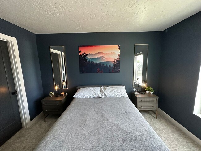 Building Photo - Charming 2BR Townhome in Centerville
