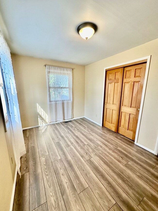 Building Photo - SPACIOUS HOME IN DESIRABLE HOT SPRINGS, 1....