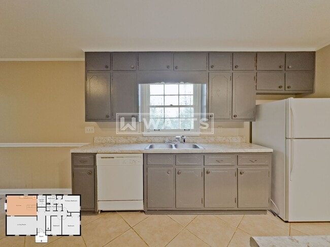 Building Photo - Excellent 4 Bedroom House in Bluff Park Community