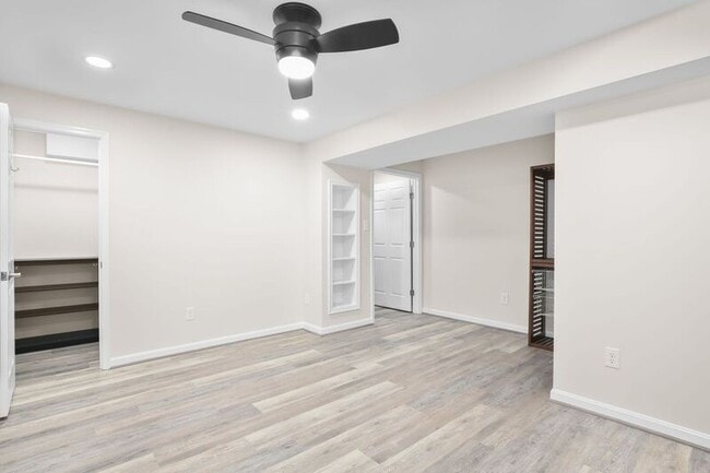 Building Photo - 6000 Blackstone Blvd