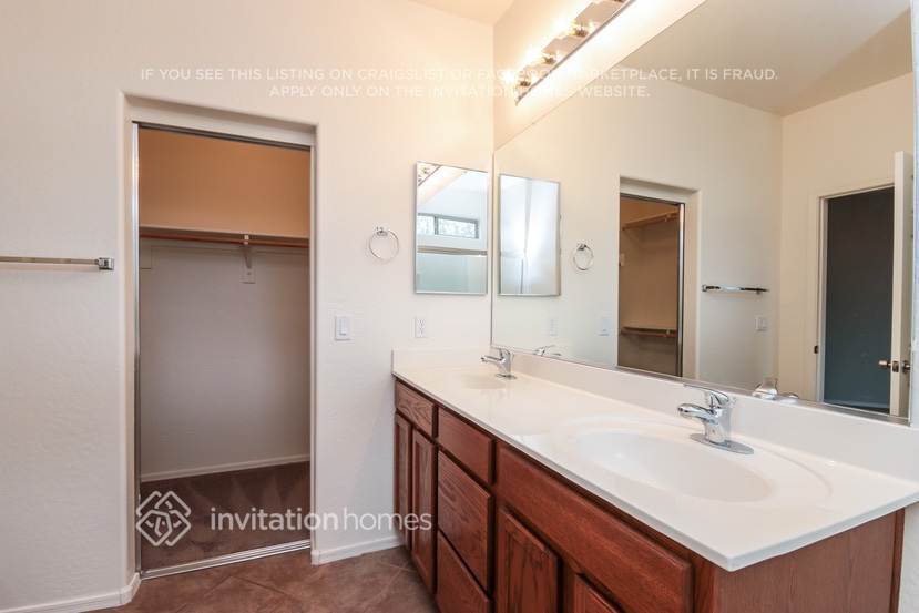 Building Photo - 17523 N 169th Dr