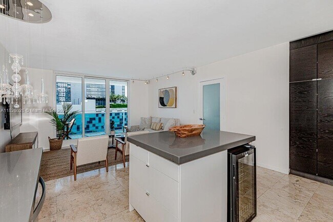 Building Photo - 2301 Collins Ave