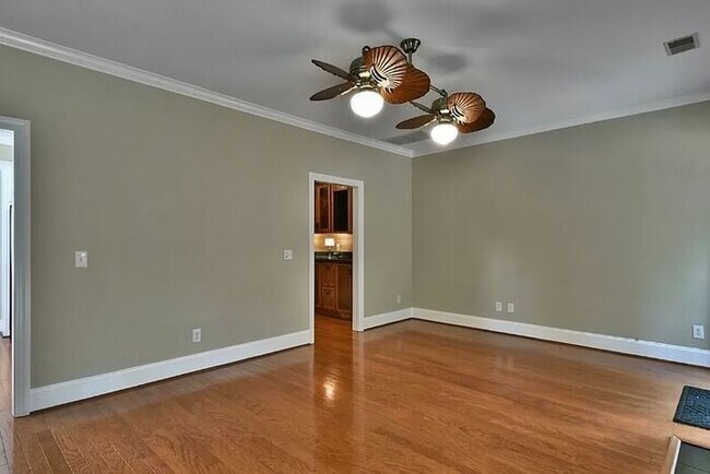 Building Photo - Wildewood in Northeast Columbia--Offering Self Guided Tour with RENTLY!