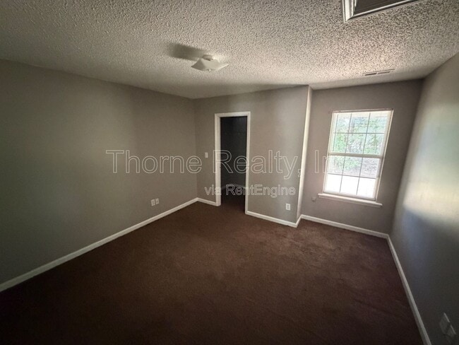 Building Photo - 2260 Sherwood Ave