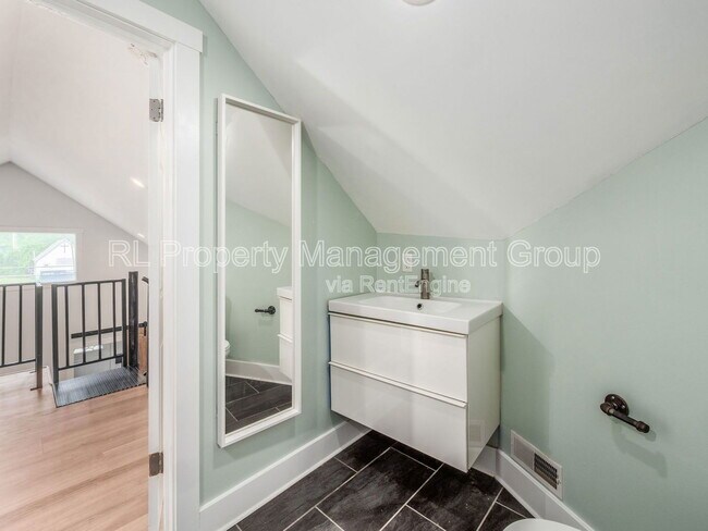 Building Photo - 451 S 22nd St