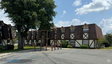 Building Photo - AVAILABLE NOW! 55+ Condo in Leesburg