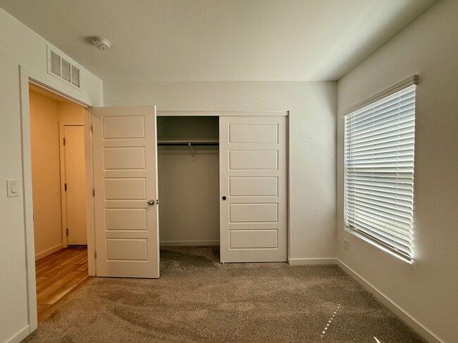 Building Photo - 4 BED 3 BATH 2 CAR GARAGE TOWNHOUSE + LOFT ON CORNER LOT w/ BALCONY