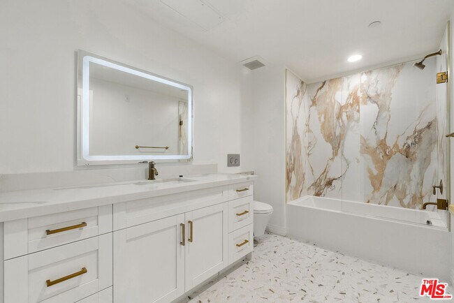 Building Photo - 7428 Santa Monica Blvd