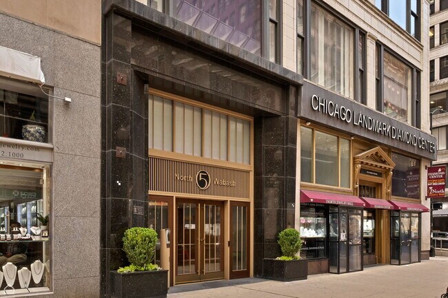 Building Photo - 5 N Wabash Ave