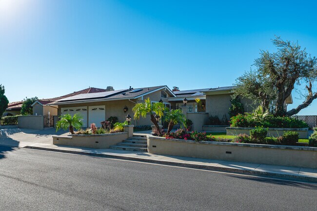 Building Photo - 11141 Limetree Dr