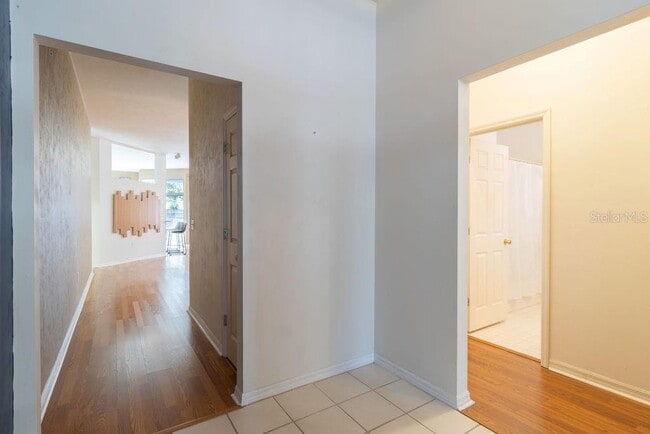 Building Photo - 9918 SW 52nd Rd