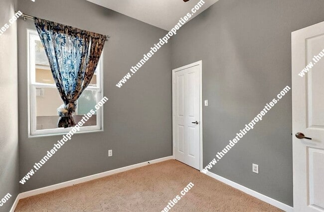 Building Photo - 5 bedroom home in Los Milagros