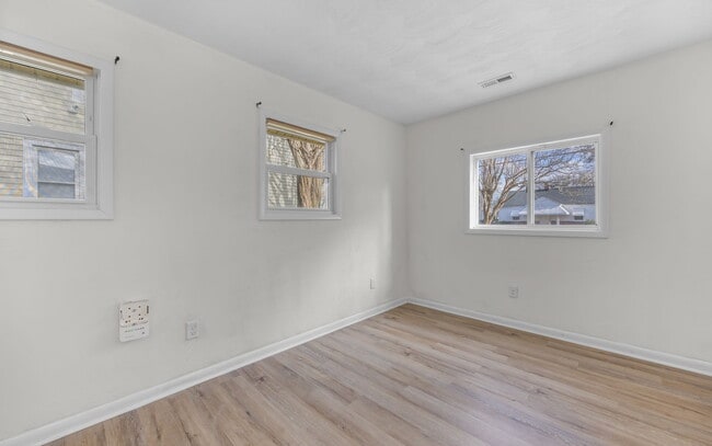 Building Photo - 2827 Grandy Ave