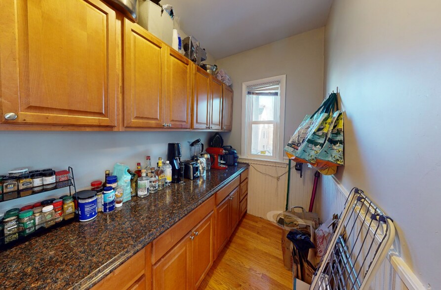 Building Photo - 23 Tufts St