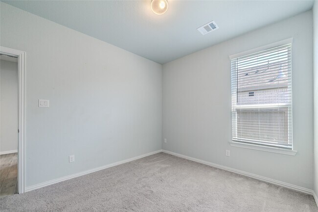 Building Photo - 10323 Birch Peak Dr