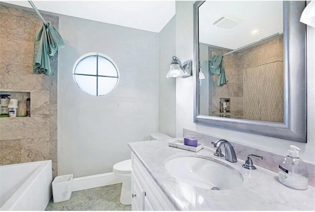 Building Photo - 1200 Joyce St