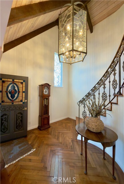 Building Photo - 327 Aster St