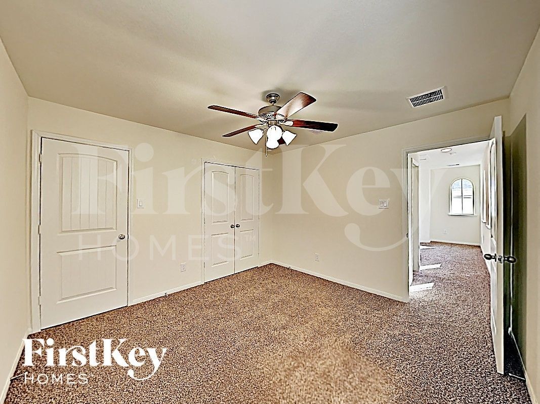 Building Photo - 17006 Amarose Dr